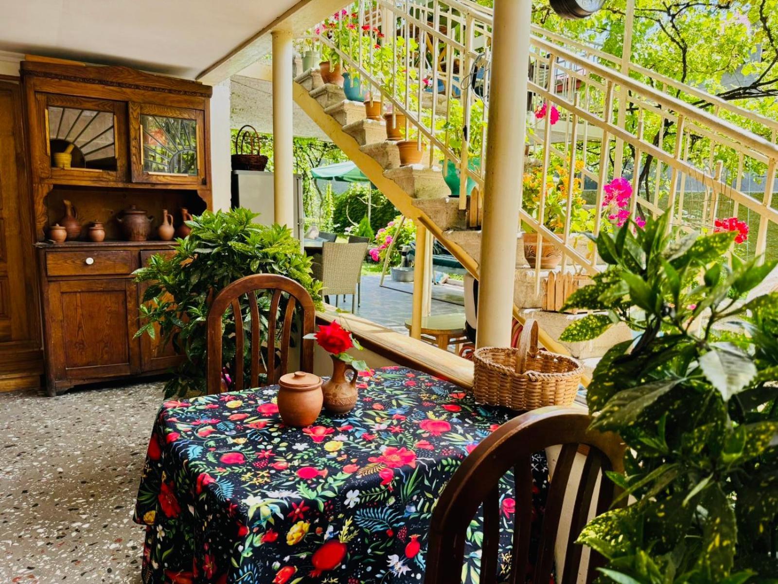 Home Inn-Guesthouse Lagodehi Dış mekan fotoğraf